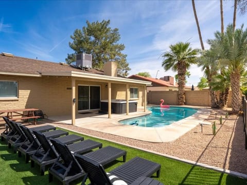 New! Fore Love of Sun- Golf, Pool, Spa, Firepit