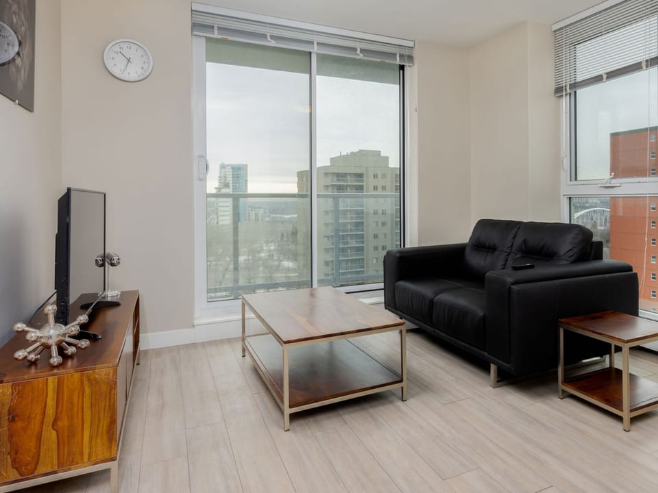 Modern 2BR in Edmonton | The Hendrix - Edmonton