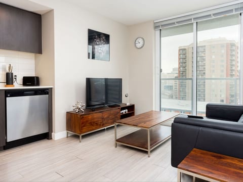 Modern 2BR in Edmonton | The Hendrix