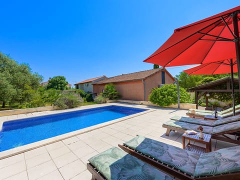 Sabina mit zwei Ferienwohnung und Pool