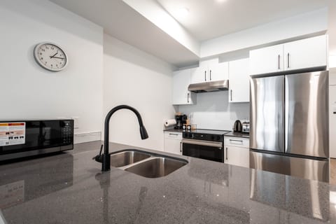 Furnished 1BR in Regina | Metro