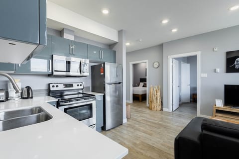 Luxury 2 BR Suite in Regina | Metro