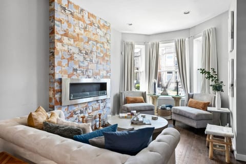 Artistic Stay near Hyde Park: 2 Living, Courtyard
