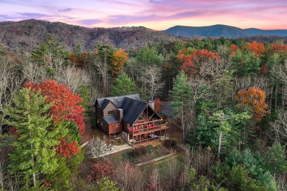 *VIEWS *Secluded *HotTub *In&OutdoorFireplaces - Blue Ridge