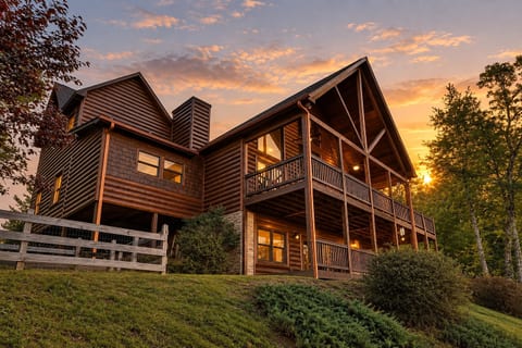 Rustic mountain cabin with spacious decks and stunning sunset views