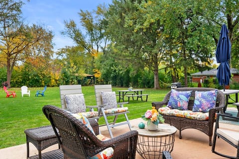 *King bed *Outdoor Living *Sought-After Area