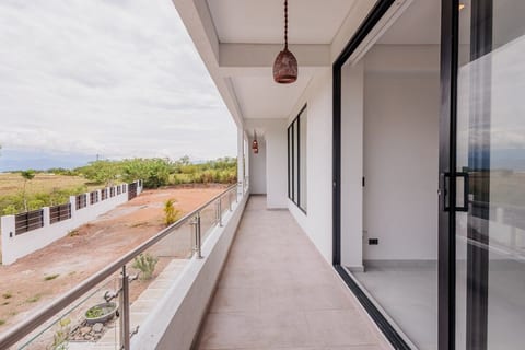 Tranquil escape luxury Villa in Cerritos