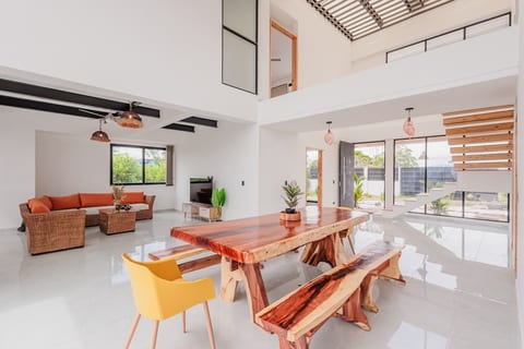 Tranquil escape luxury Villa in Cerritos
