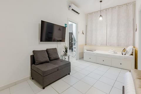 New Vatican Green Design Apt – 5min to Metro A image 2