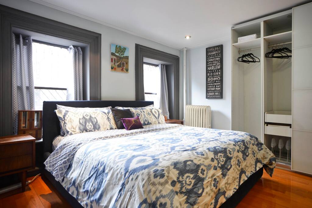 King sized European pillow top mattress, hardwood floors, black out curtains, ample closet space. The radiator to keep you warm on those very cold nyc nights. King sized European pillow top mattress, hardwood floors, black out curtains, ample closet space. The radiator to keep you warm on those very cold nyc nights. - Gem In Park Slope - Brooklyn