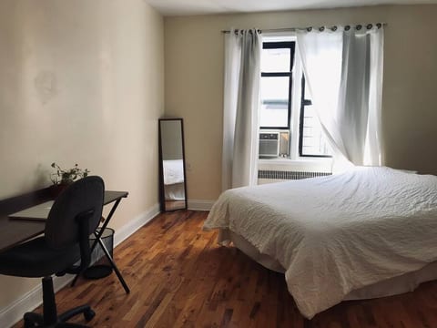 Large bright room near Prospect Park