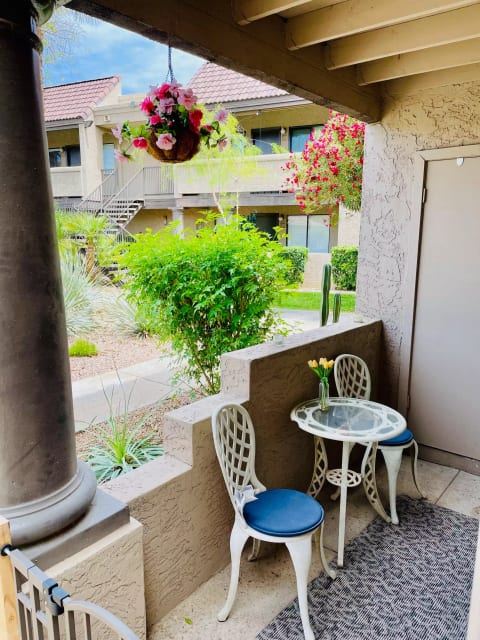 Zen Walk-Out Condo Pools Palms Gardens Golf Gym