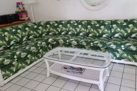 Spacious Ocean Block Condo - steps to the beach!