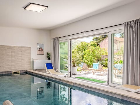 Pool Indoor