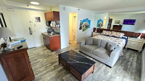 Wonderful, Updated, Waikiki Condo at Aloha Surf! image 4