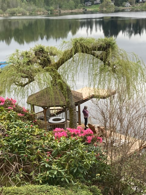 Cottage Lake Bed & Breakfast