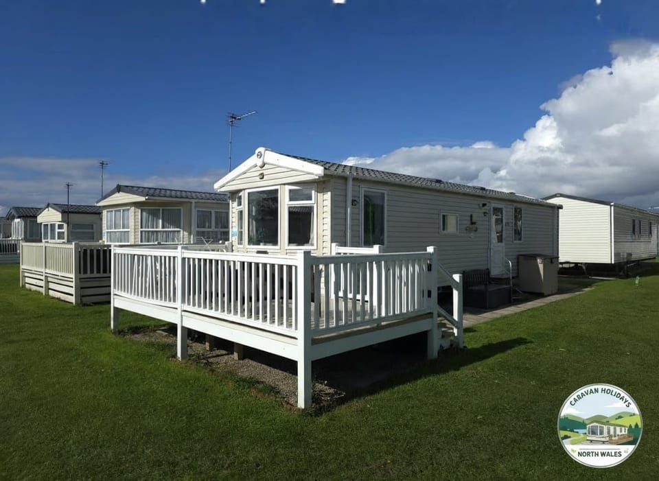 The Retreat Gold - Lido Beach - Prestatyn