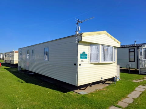 The Retreat Finch - Marine Holiday Park