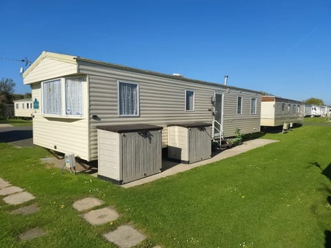 The Retreat Finch - Marine Holiday Park
