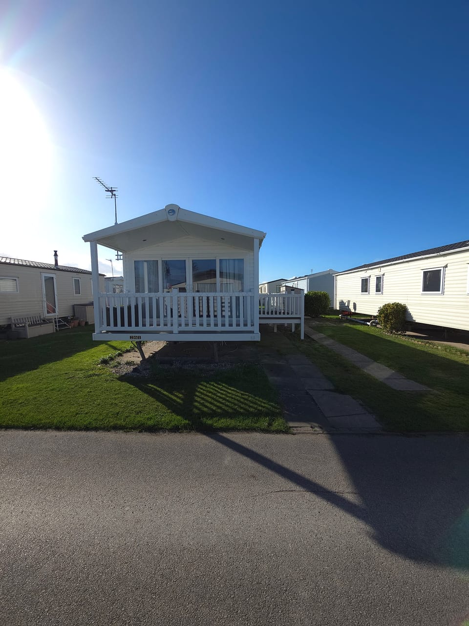 The Retreat Lighthouse - Lido Beach Prestatyn - Prestatyn