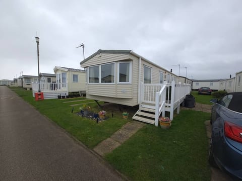The Retreat Empress | Pet-Friendly | Prestatyn