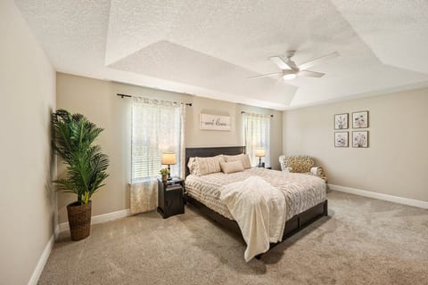 Big room, big ceilings, big relaxation. This master delivers
