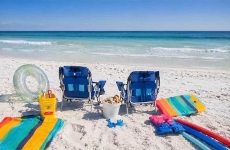 4BR Coastal Retreat - Near Navarre Beach -Sleeps 8 image 1