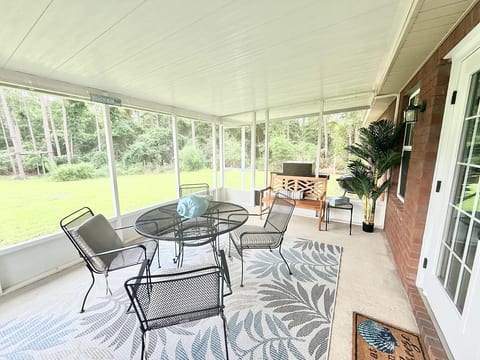 4BR Coastal Retreat - Near Navarre Beach -Sleeps 8 image 5