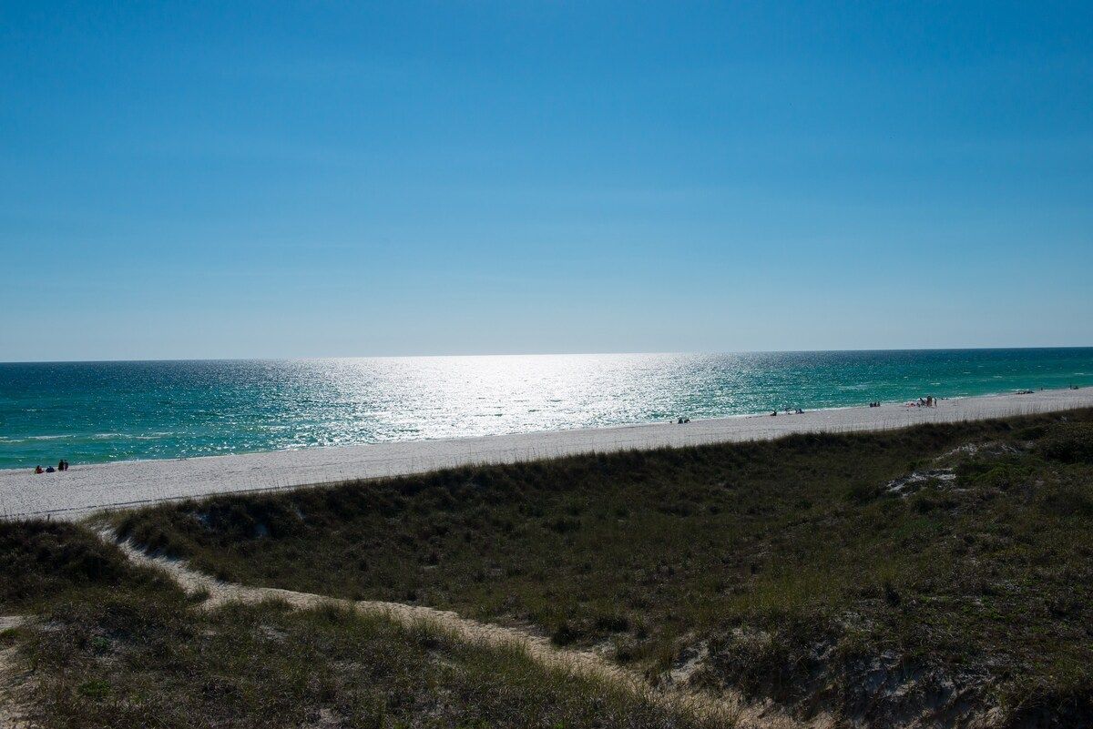 5 minute walk to the Gulf of Mexico