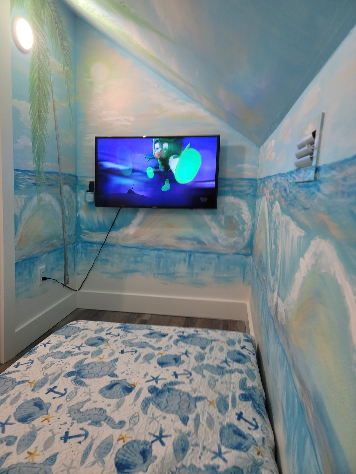 2nd Floor Kids Small Bedroom w/ twin size memory foam mattress low to the floor for those small children. Room has a 45" Samsung Smart TV.