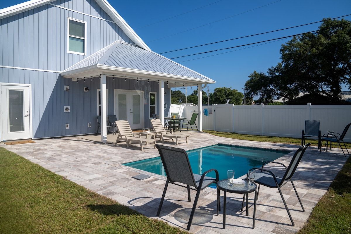 Coastal Elegance Villa & Pool / Sleeps 18