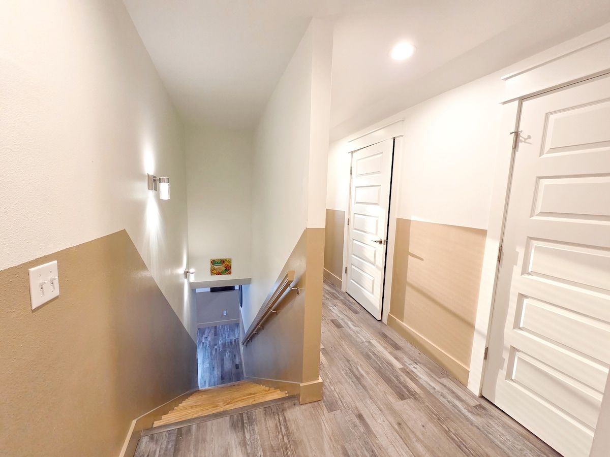 Hall to 2nd floor 4th Bedroom