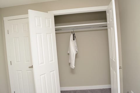 2 bedroom basement suite with full kitchen