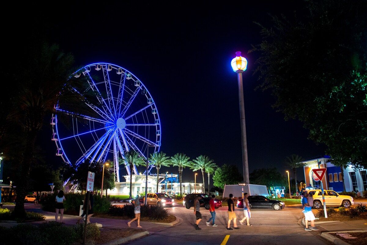 3 miles to Pier Park - New Sky Wheel behind the Pier Park Beach Ball