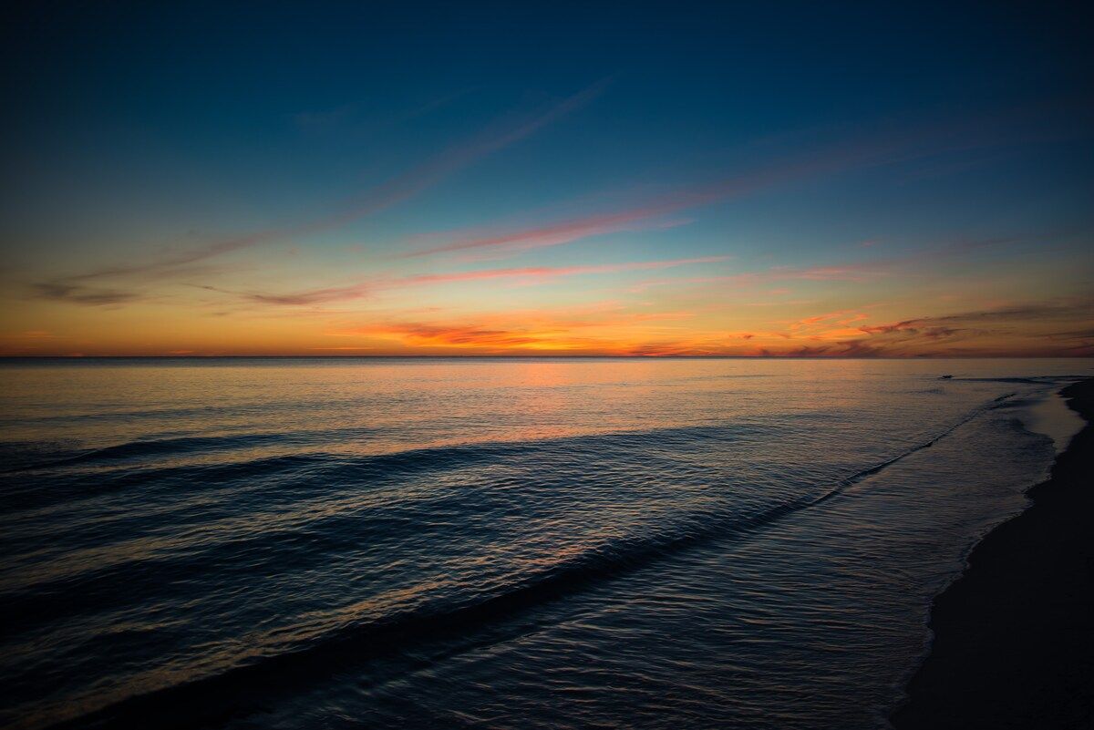 3 minute walk to the beautiful Gulf of Mexico for a gorgeous sunset view!