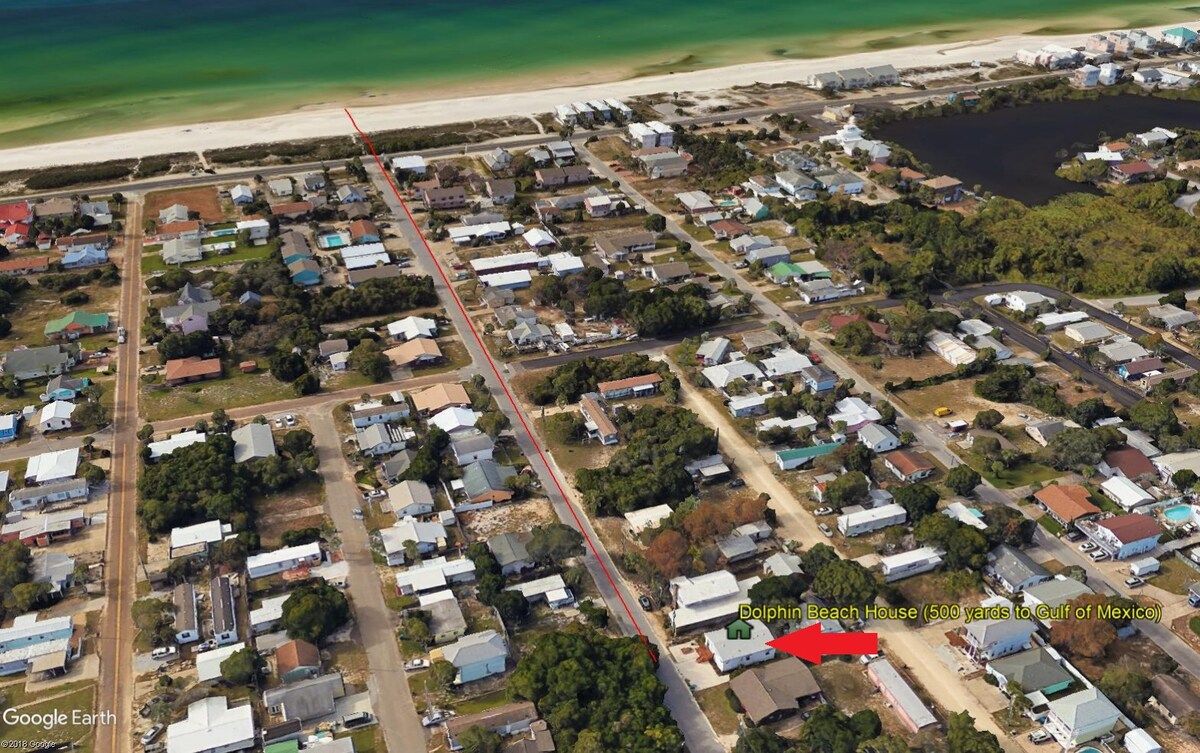 Google Satellite view of Home location and straight 500 yard / 3 minute walk to the beautiful Gulf of Mexico shown in red.