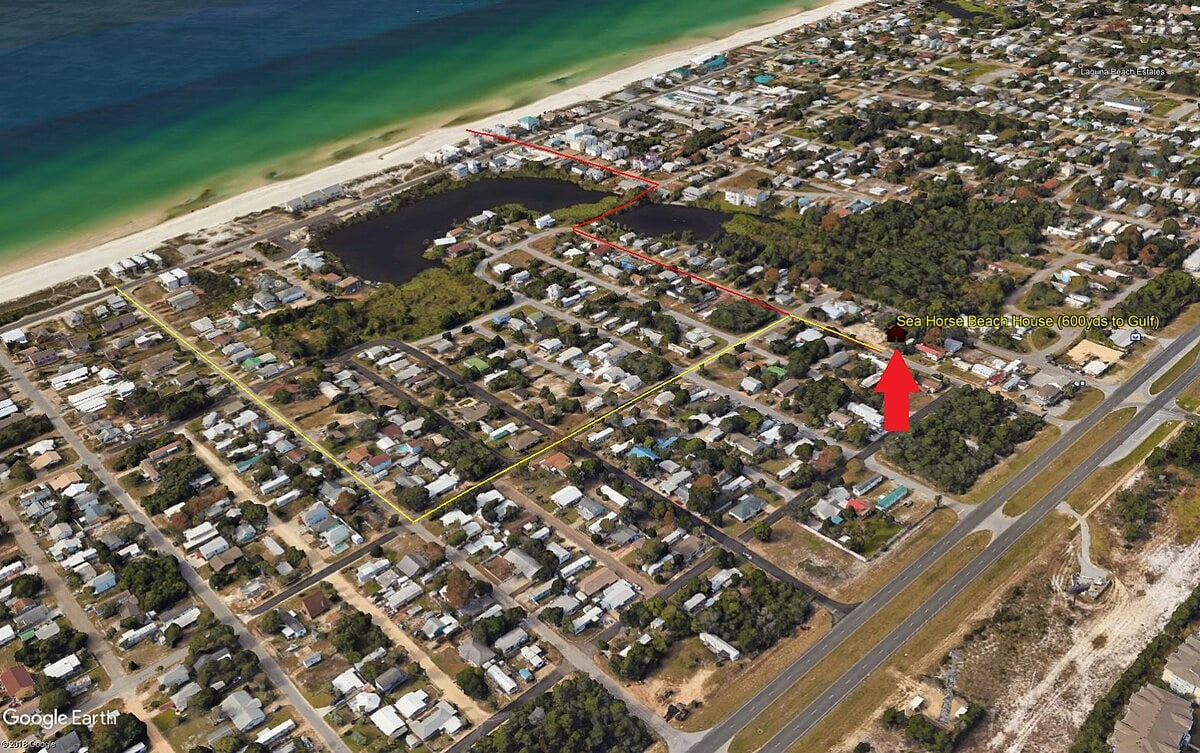 Seahorse Beach Home is a 9 min walk to the emerald waters of the Gulf of Mexico