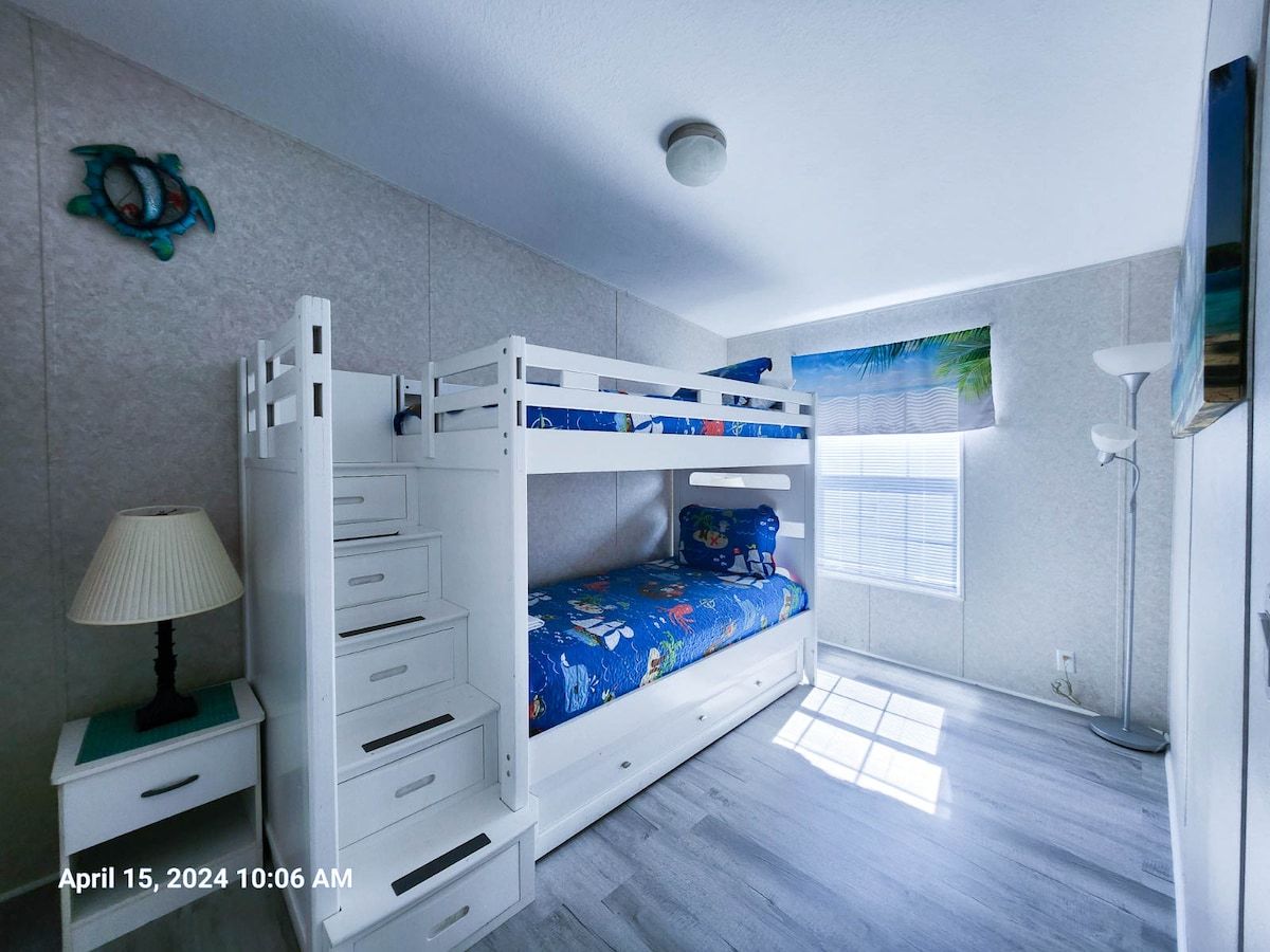 3rd Bedroom sleeps 3...Bunk beds with trunnel - Very safe walk up stairs for kids. (No TV)