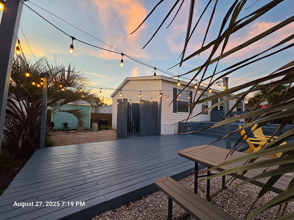 Big Deck with accent lighting and bench