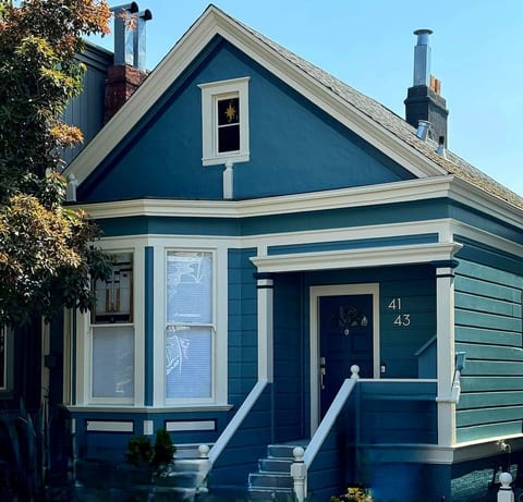 Sunny Victorian with Stunning Bay and City Views image 2