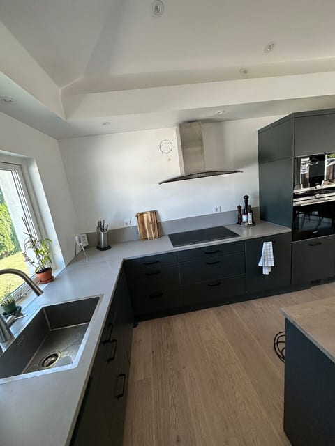 Modern, stylish exclusive villa near Stockholm image 2