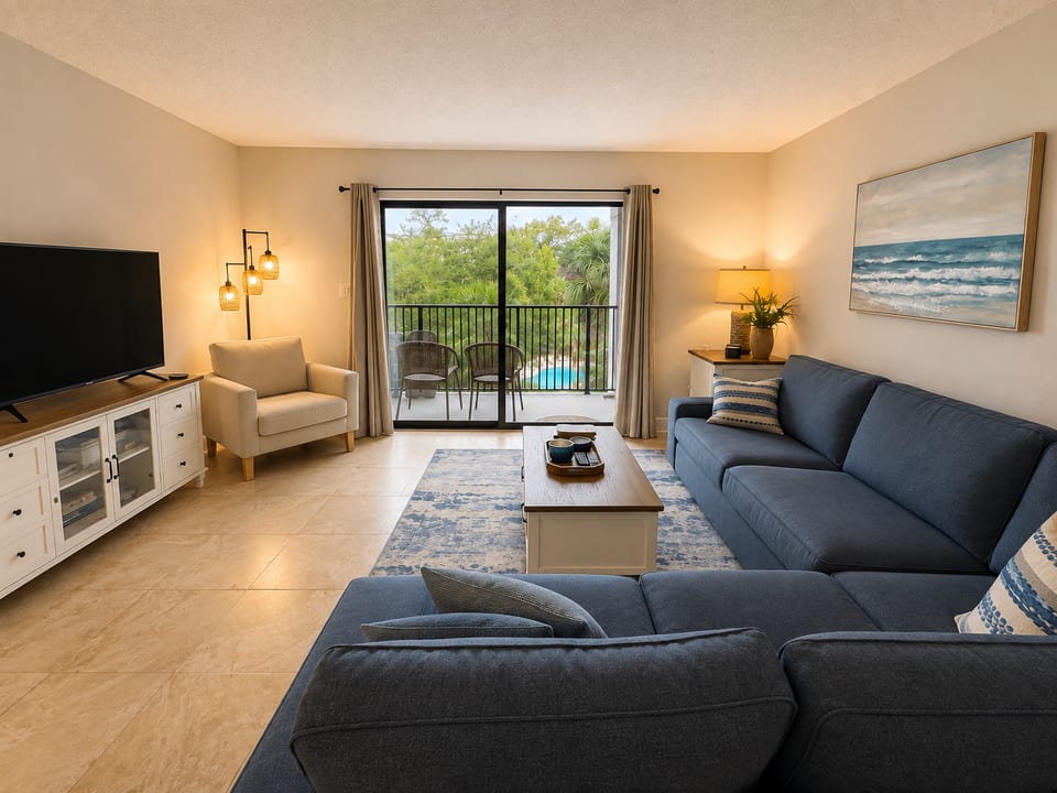 Steps to Beach, Sleeps 9, Near Coligny, 2 Kings & Bunk Room, 3 beds. 2.5 baths - Hilton Head Island