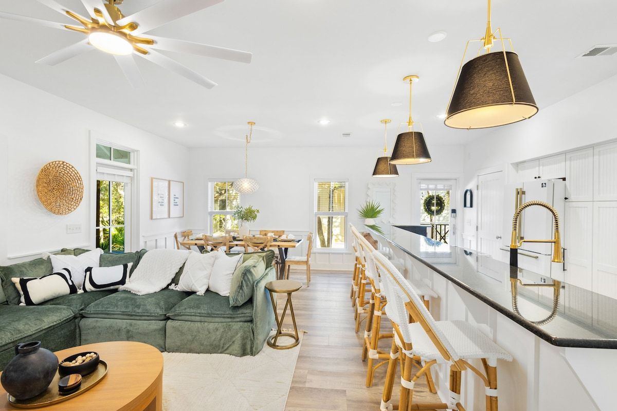 Designer Seacrest Retreat•Walk to Beach•Bikes•Pool image 1