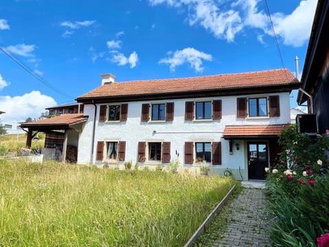 Maison de Vacances - Chez Véronique, (Le Noirmont),