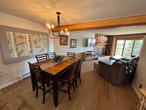2BR/2BA Mountain Condo, pool & hot tub image 2