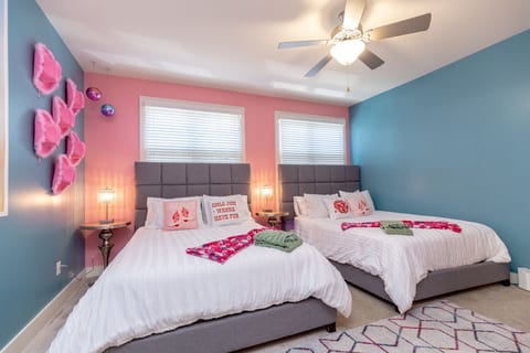 Queen Beds with Foldaway Bed in Walk-In Closet, En-Suite Bathroom
