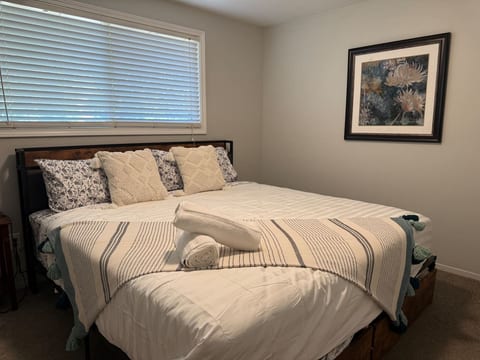 Master bedroom, King bed