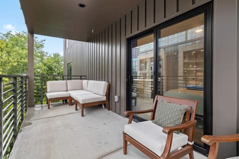 Balcony with Seating