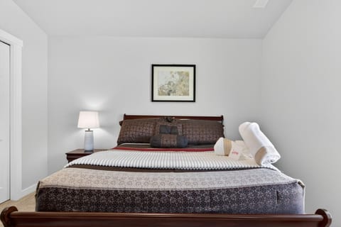 WestBlueLaceStreet_11