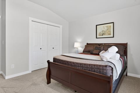 WestBlueLaceStreet_2